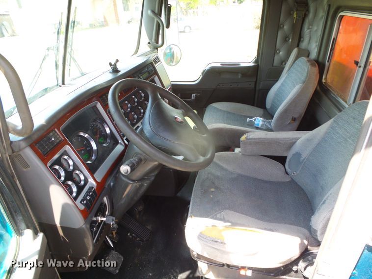 image for item DI5592 2007 Kenworth T800  silage truck