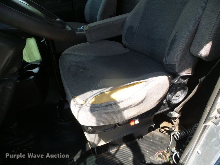 image for item DI5592 2007 Kenworth T800  silage truck