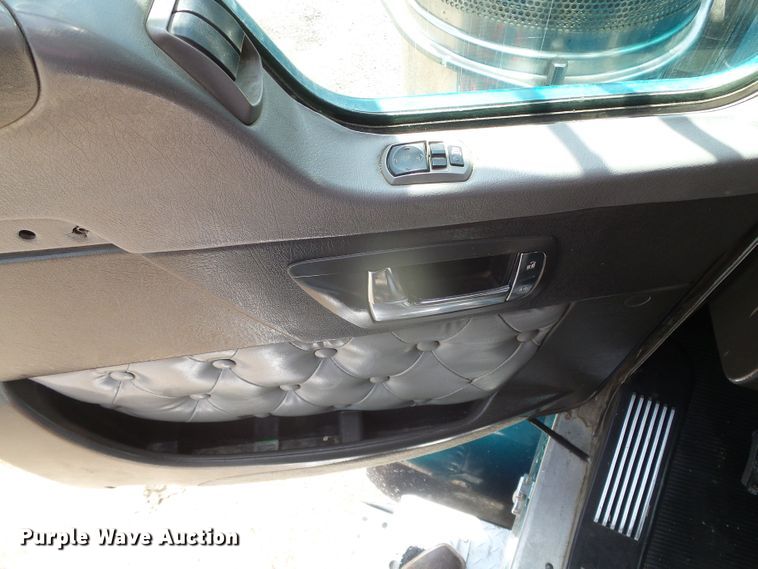 image for item DI5592 2007 Kenworth T800  silage truck