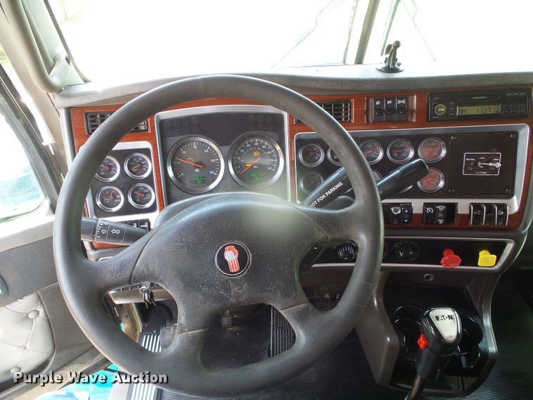 image for item DI5592 2007 Kenworth T800  silage truck