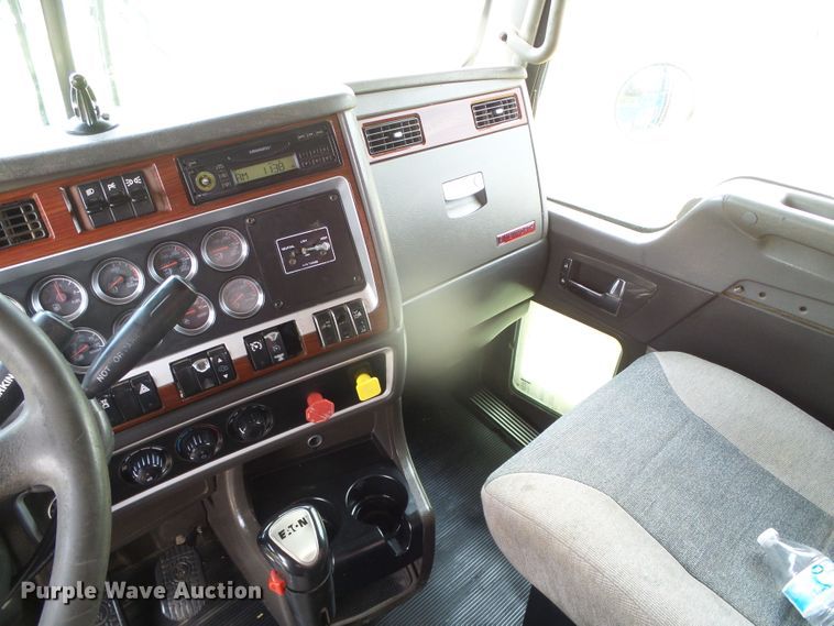 image for item DI5592 2007 Kenworth T800  silage truck