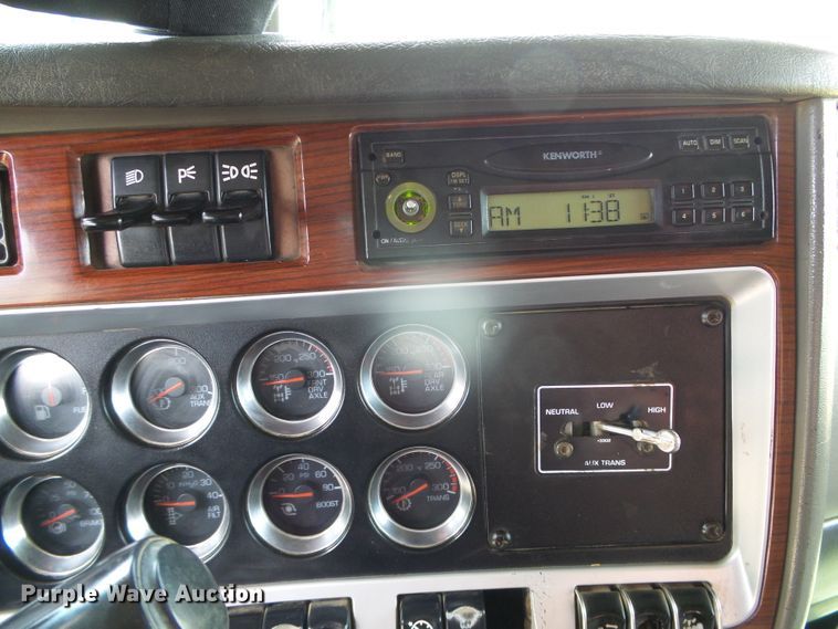 image for item DI5592 2007 Kenworth T800  silage truck