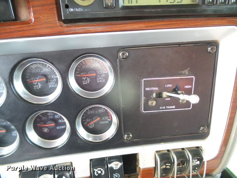 image for item DI5592 2007 Kenworth T800  silage truck