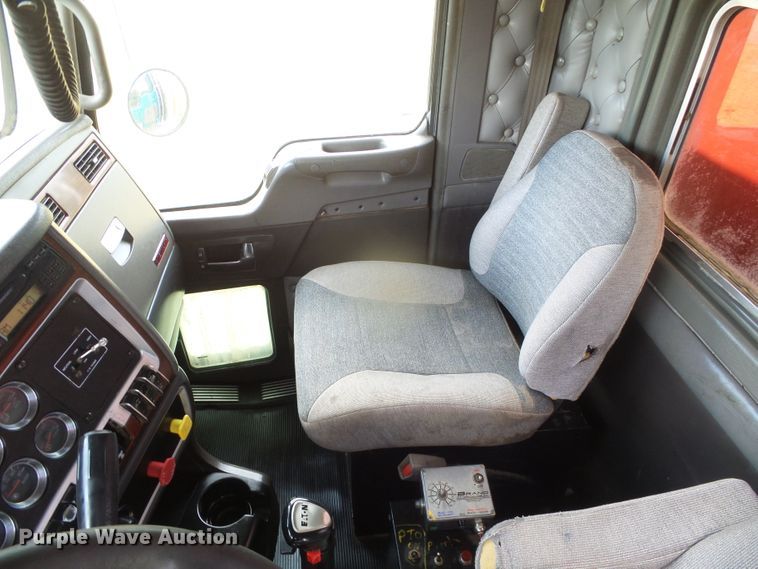 image for item DI5592 2007 Kenworth T800  silage truck