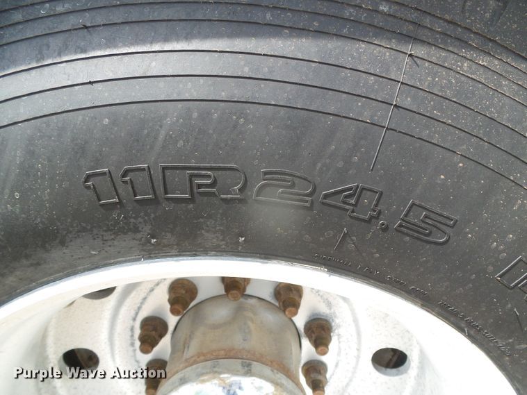 image for item DI5592 2007 Kenworth T800  silage truck