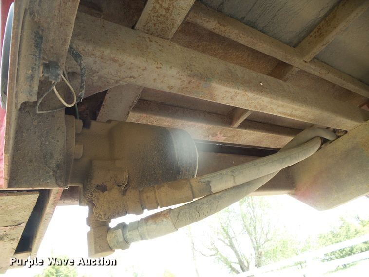 image for item DI5592 2007 Kenworth T800  silage truck