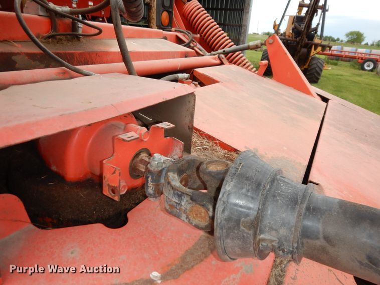 image for item DI6621 Kuhn FC4000RG  windrower