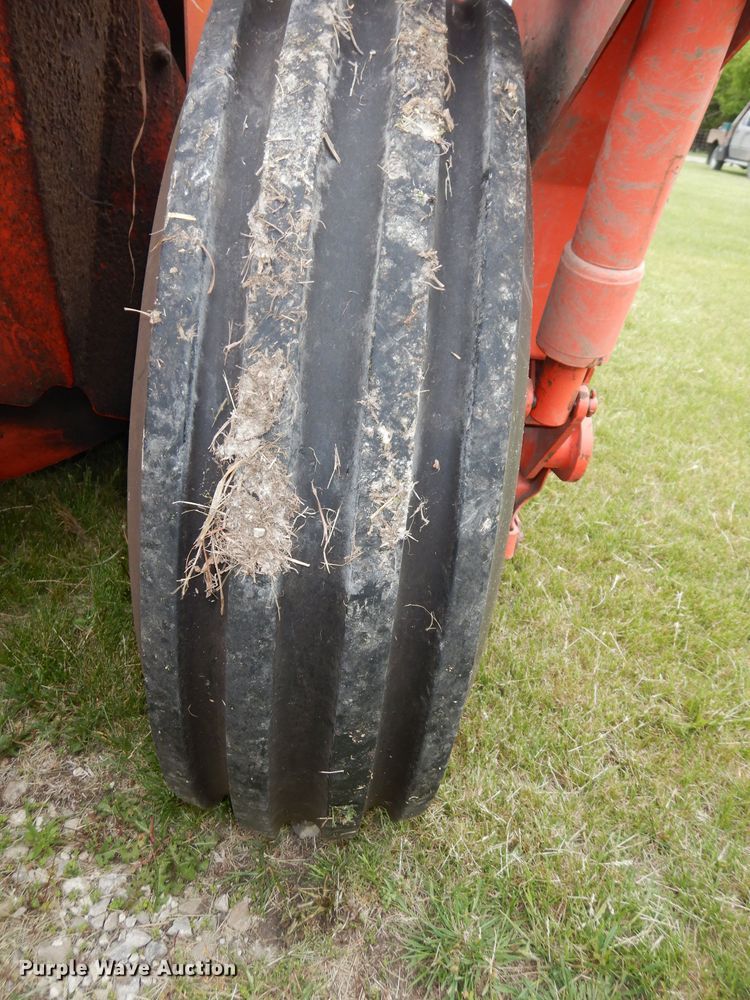 image for item DI6621 Kuhn FC4000RG  windrower