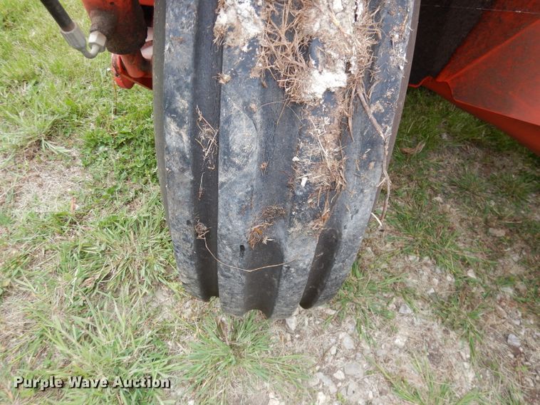 image for item DI6621 Kuhn FC4000RG  windrower