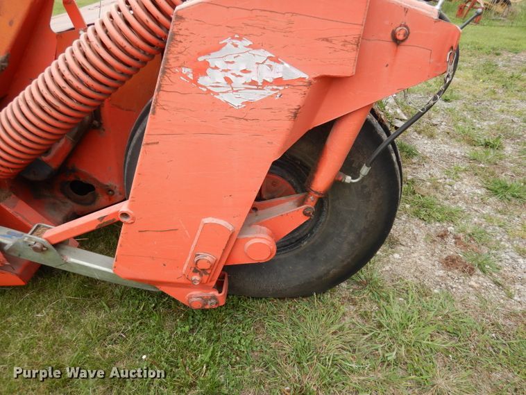 image for item DI6621 Kuhn FC4000RG  windrower