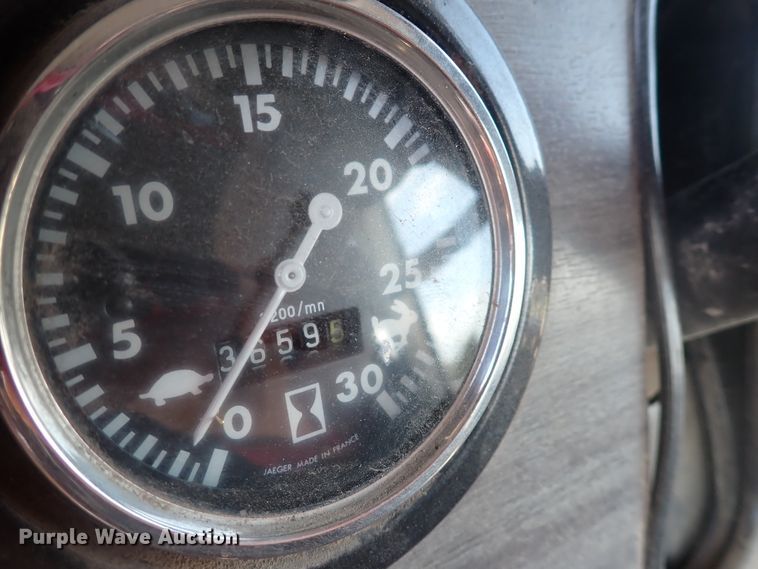 image for item DJ5668 1979 Massey Ferguson 2705  tractor