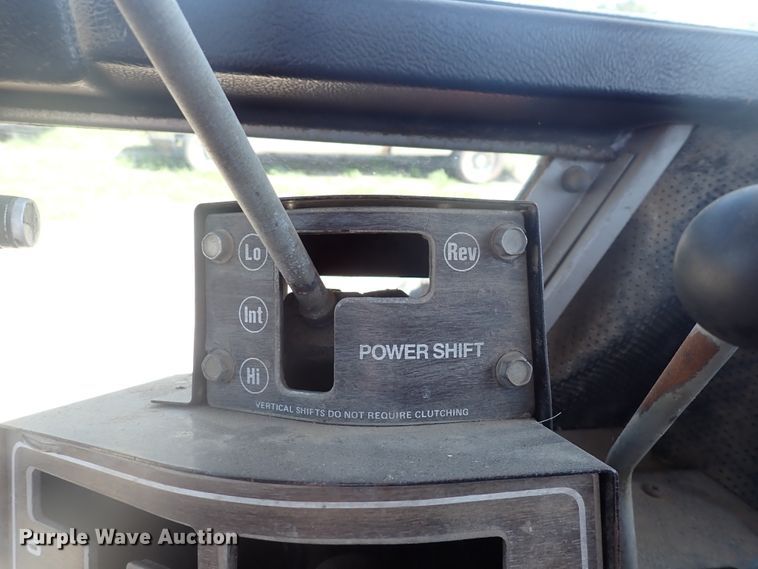 image for item DJ5668 1979 Massey Ferguson 2705  tractor