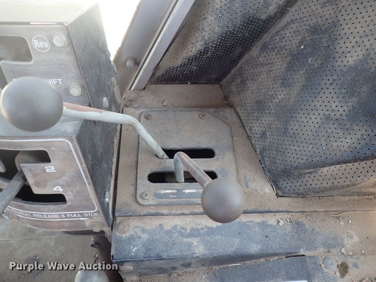 image for item DJ5668 1979 Massey Ferguson 2705  tractor