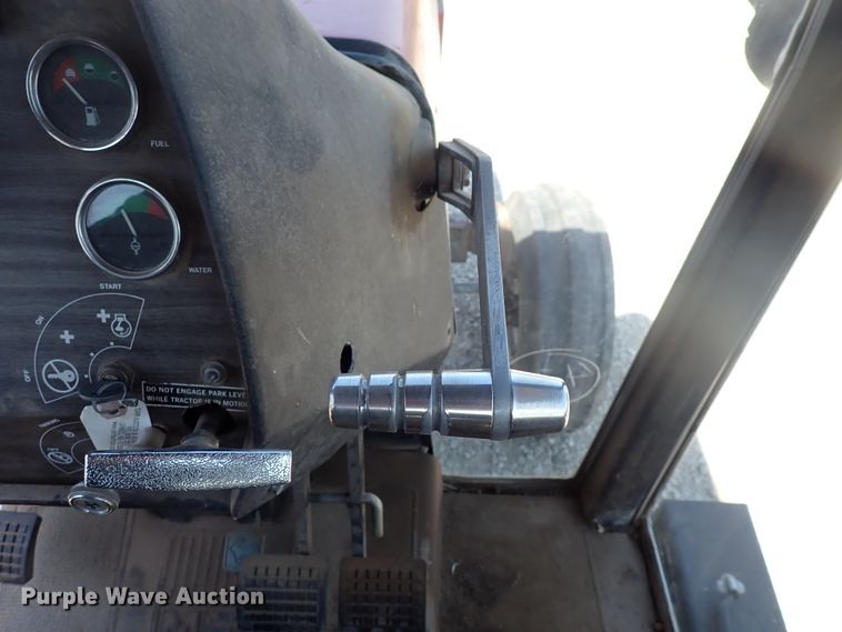 image for item DJ5668 1979 Massey Ferguson 2705  tractor