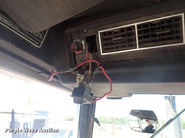 image for item DJ5668 1979 Massey Ferguson 2705  tractor