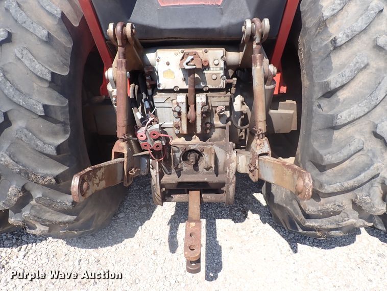 image for item DJ5668 1979 Massey Ferguson 2705  tractor