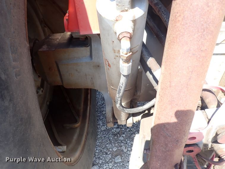 image for item DJ5668 1979 Massey Ferguson 2705  tractor