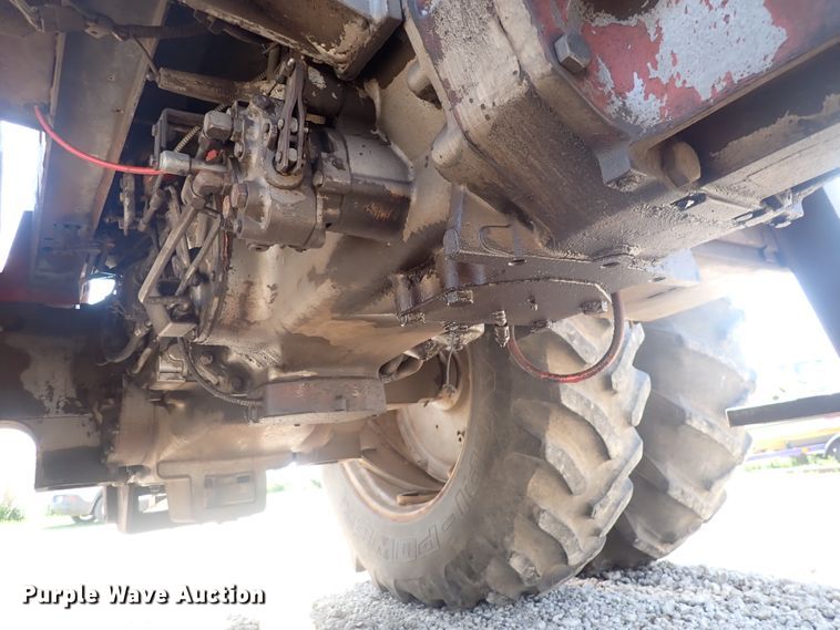 image for item DJ5668 1979 Massey Ferguson 2705  tractor