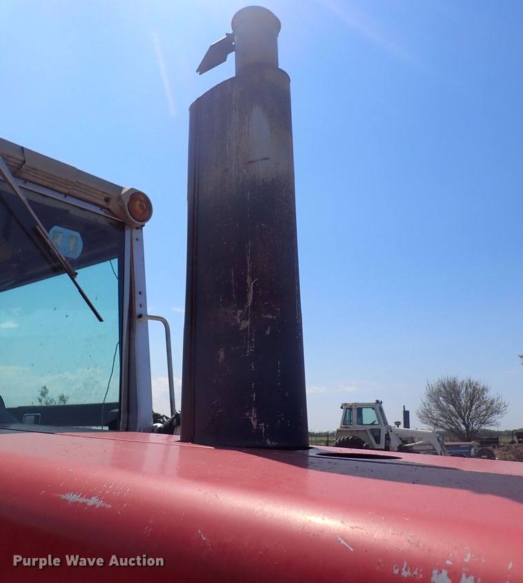 image for item DJ5668 1979 Massey Ferguson 2705  tractor