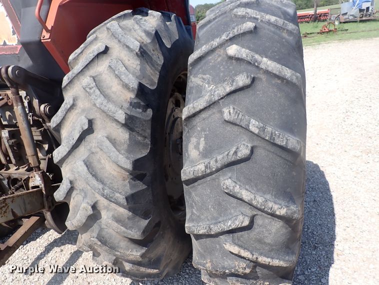 image for item DJ5668 1979 Massey Ferguson 2705  tractor