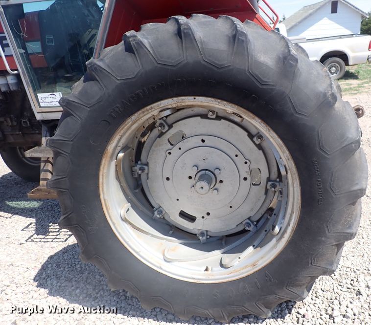 image for item DJ5668 1979 Massey Ferguson 2705  tractor