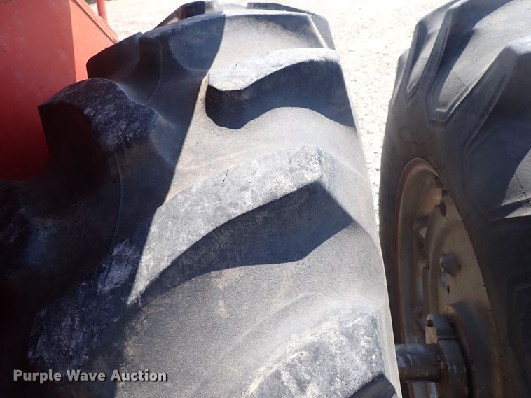 image for item DJ5668 1979 Massey Ferguson 2705  tractor