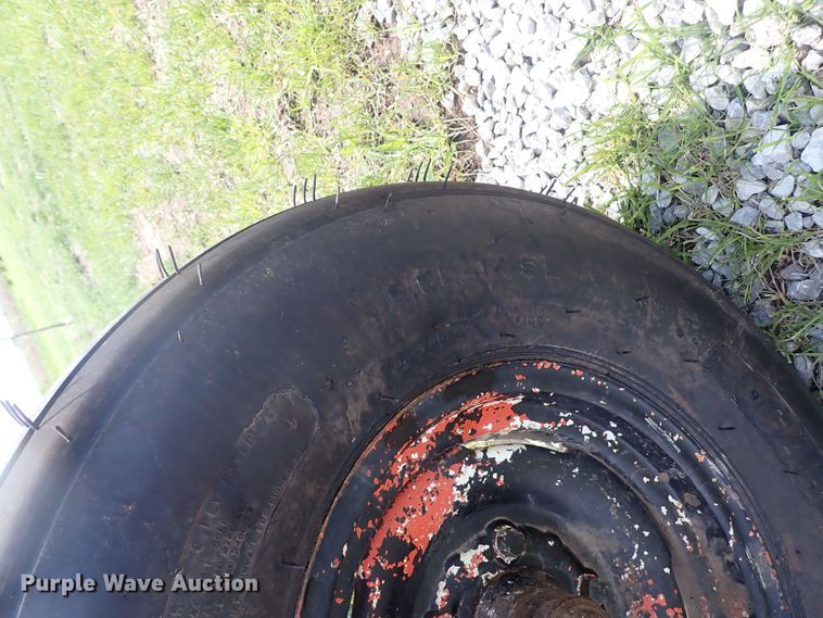 image for item DJ5690 Deutz Allis  rigid head