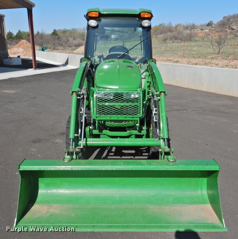 image for item DJ8433 John Deere 3039R  MFWD tractor