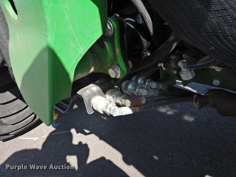 image for item DJ8433 John Deere 3039R  MFWD tractor