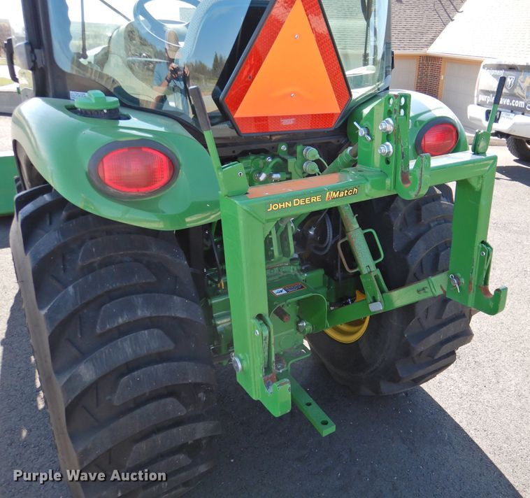 image for item DJ8433 John Deere 3039R  MFWD tractor