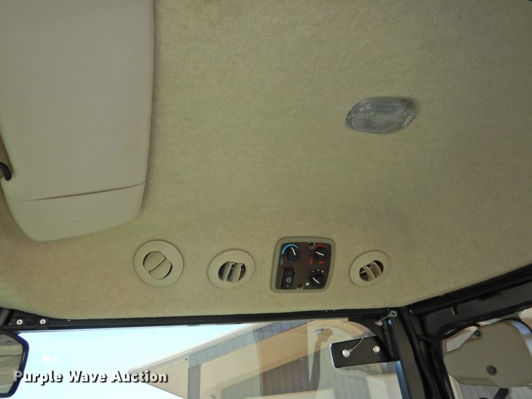 image for item DJ8433 John Deere 3039R  MFWD tractor