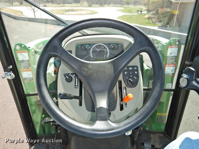 image for item DJ8433 John Deere 3039R  MFWD tractor