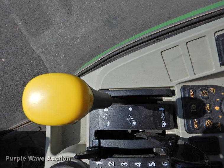 image for item DJ8433 John Deere 3039R  MFWD tractor