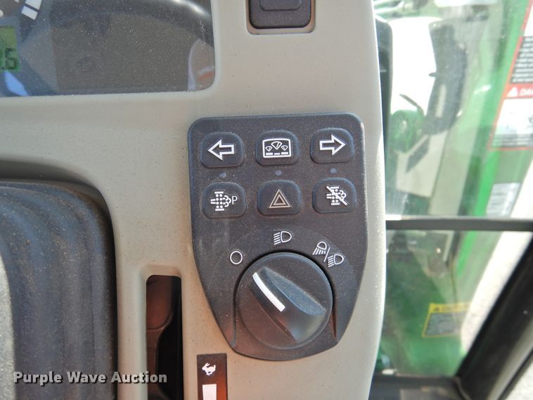 image for item DJ8433 John Deere 3039R  MFWD tractor