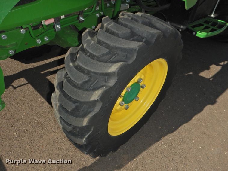 image for item DJ8433 John Deere 3039R  MFWD tractor