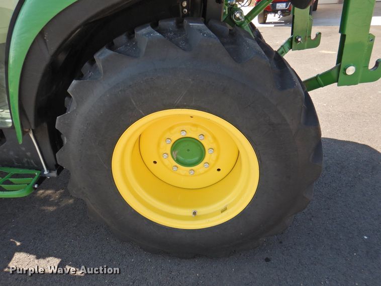 image for item DJ8433 John Deere 3039R  MFWD tractor