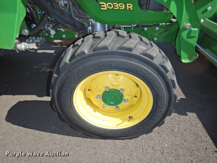 image for item DJ8433 John Deere 3039R  MFWD tractor