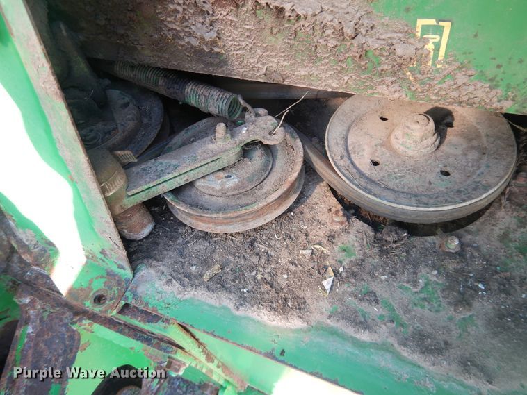 image for item DL0275 2007 John Deere 4995  windrower