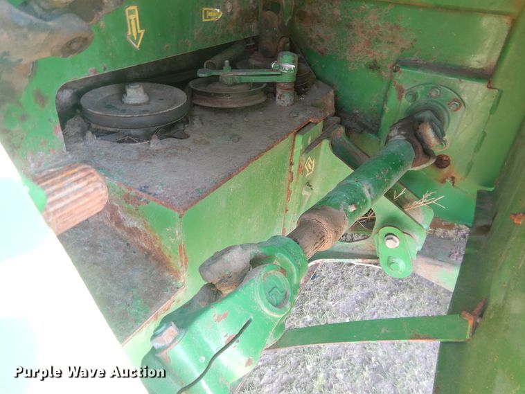 image for item DL0275 2007 John Deere 4995  windrower