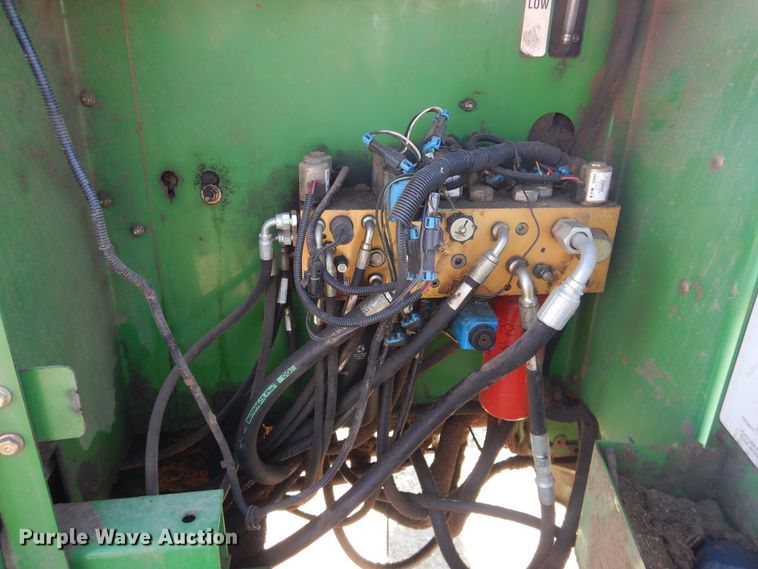 image for item DL0275 2007 John Deere 4995  windrower