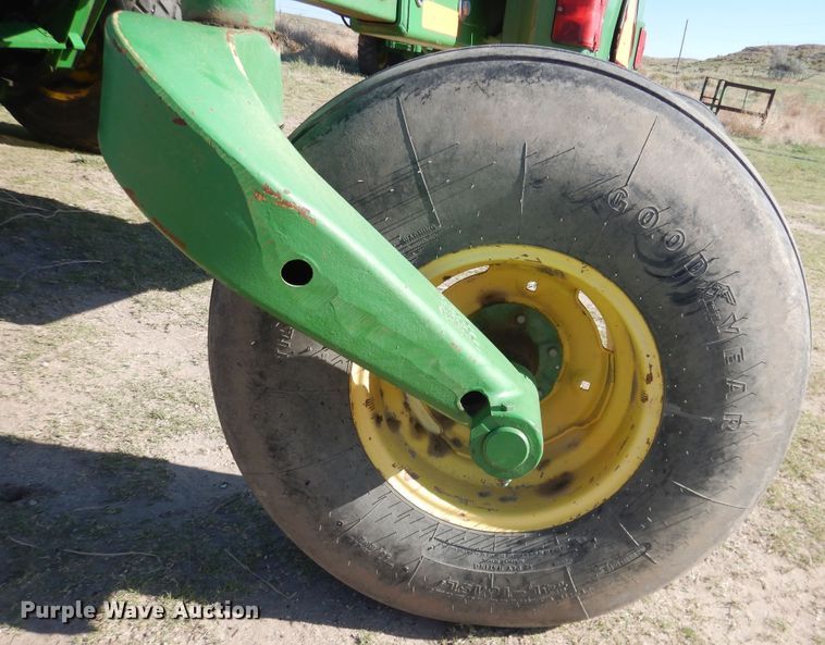 image for item DL0275 2007 John Deere 4995  windrower