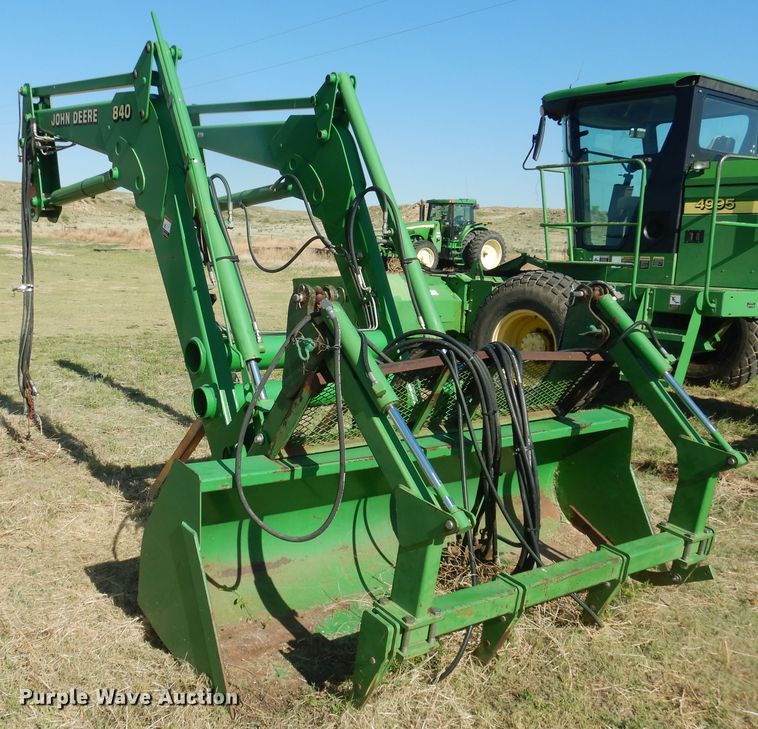 image for item DL0276 John Deere 840  loader