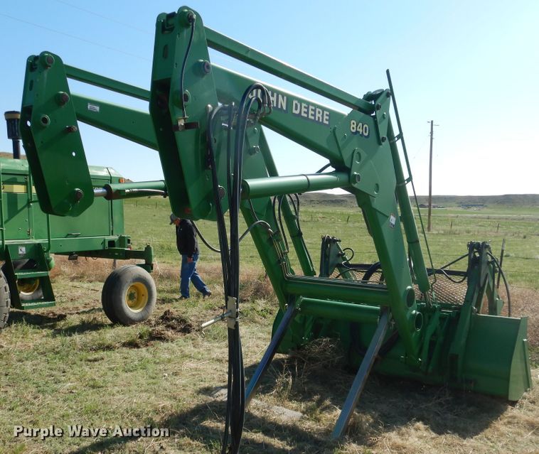 image for item DL0276 John Deere 840  loader