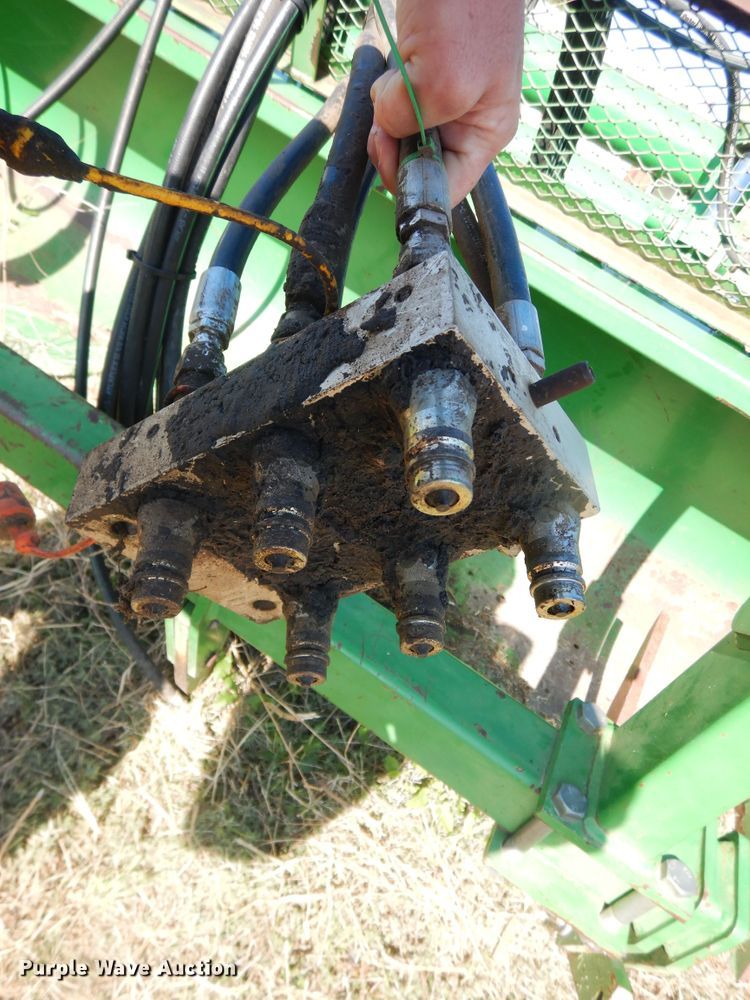 image for item DL0276 John Deere 840  loader