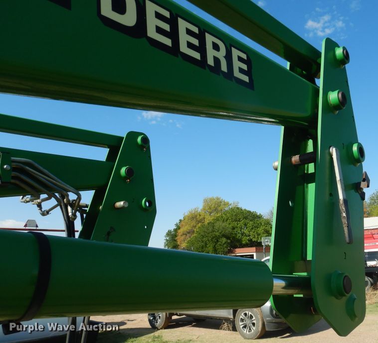 image for item DL0276 John Deere 840  loader