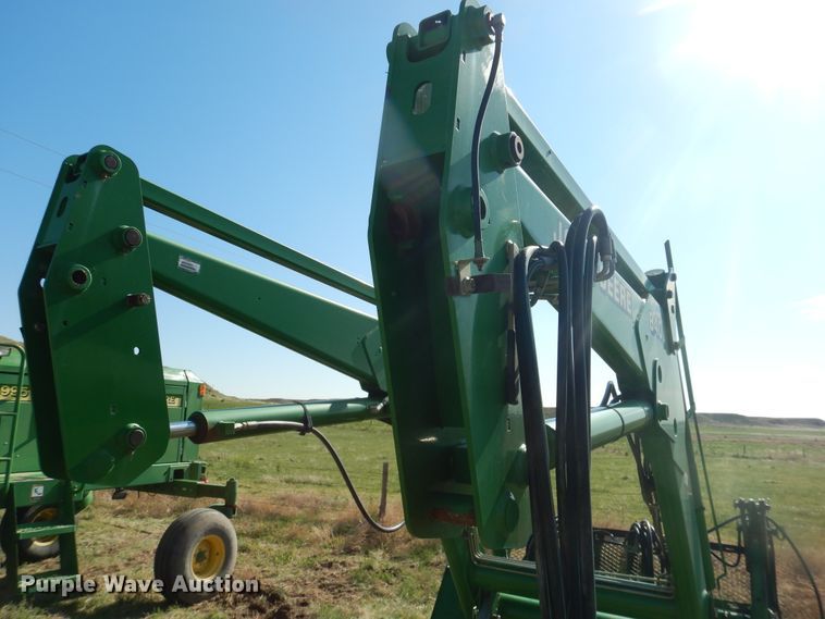 image for item DL0276 John Deere 840  loader