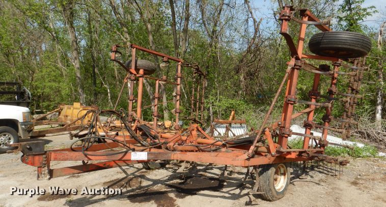 image for item DL8031 Allis Chalmers  field cultivator
