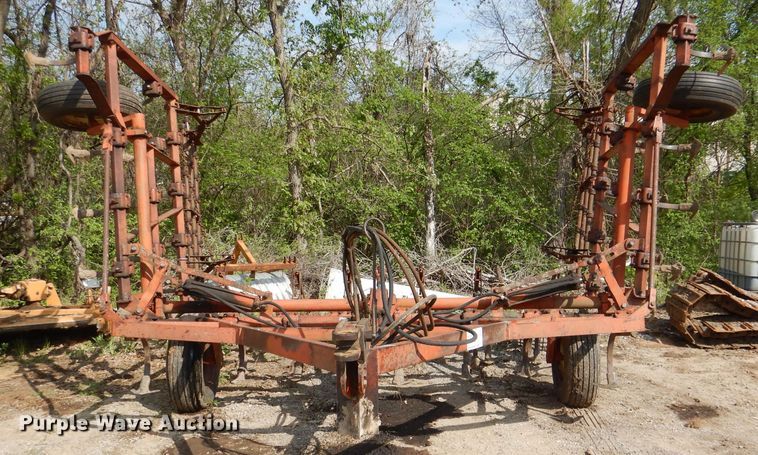 image for item DL8031 Allis Chalmers  field cultivator
