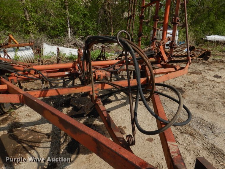 image for item DL8031 Allis Chalmers  field cultivator