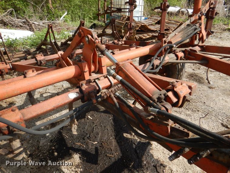 image for item DL8031 Allis Chalmers  field cultivator